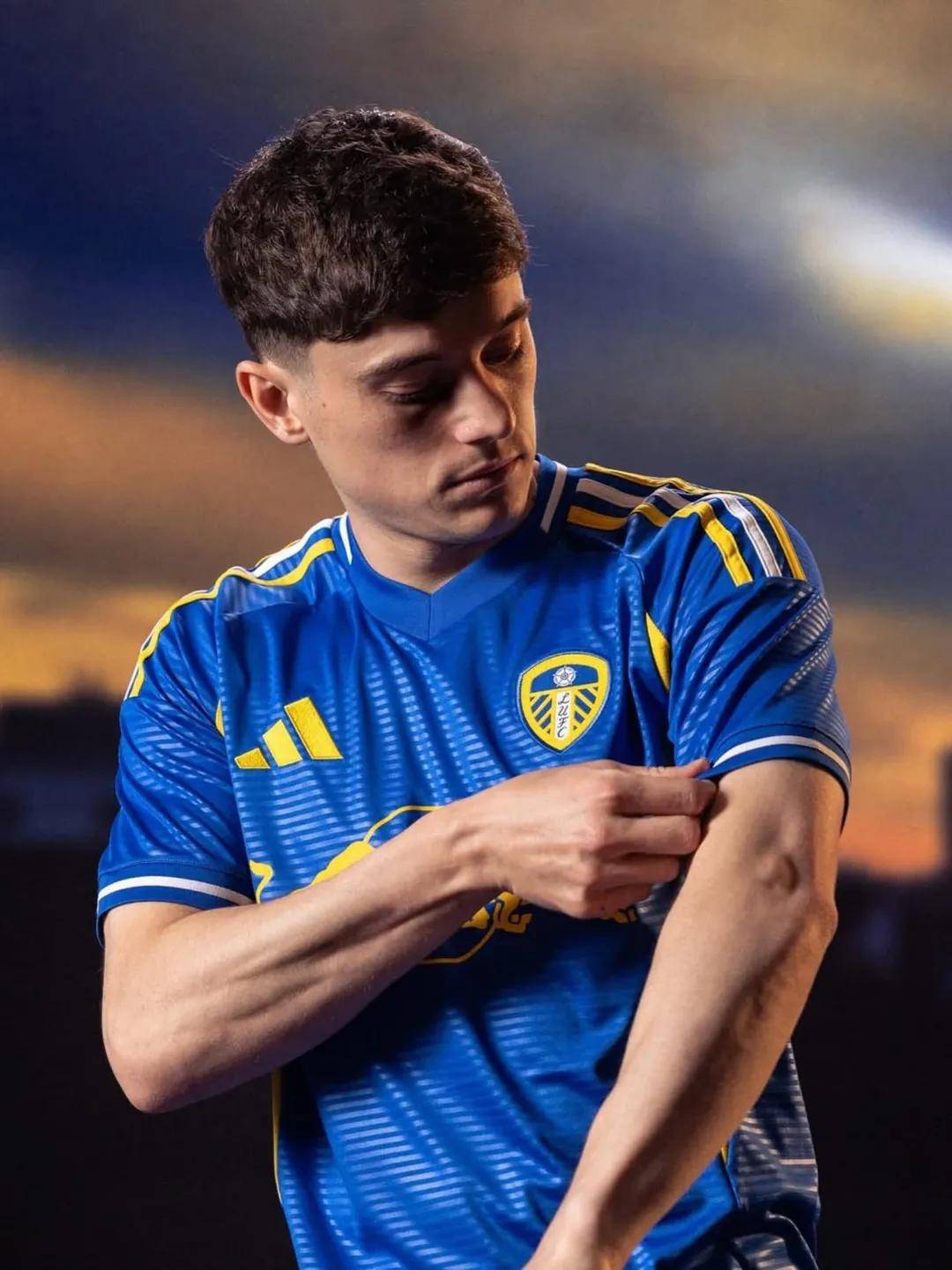 利兹联客场取胜,重返升班马之争的简单介绍 利兹联客场取胜,重返升班马之争的简单介绍