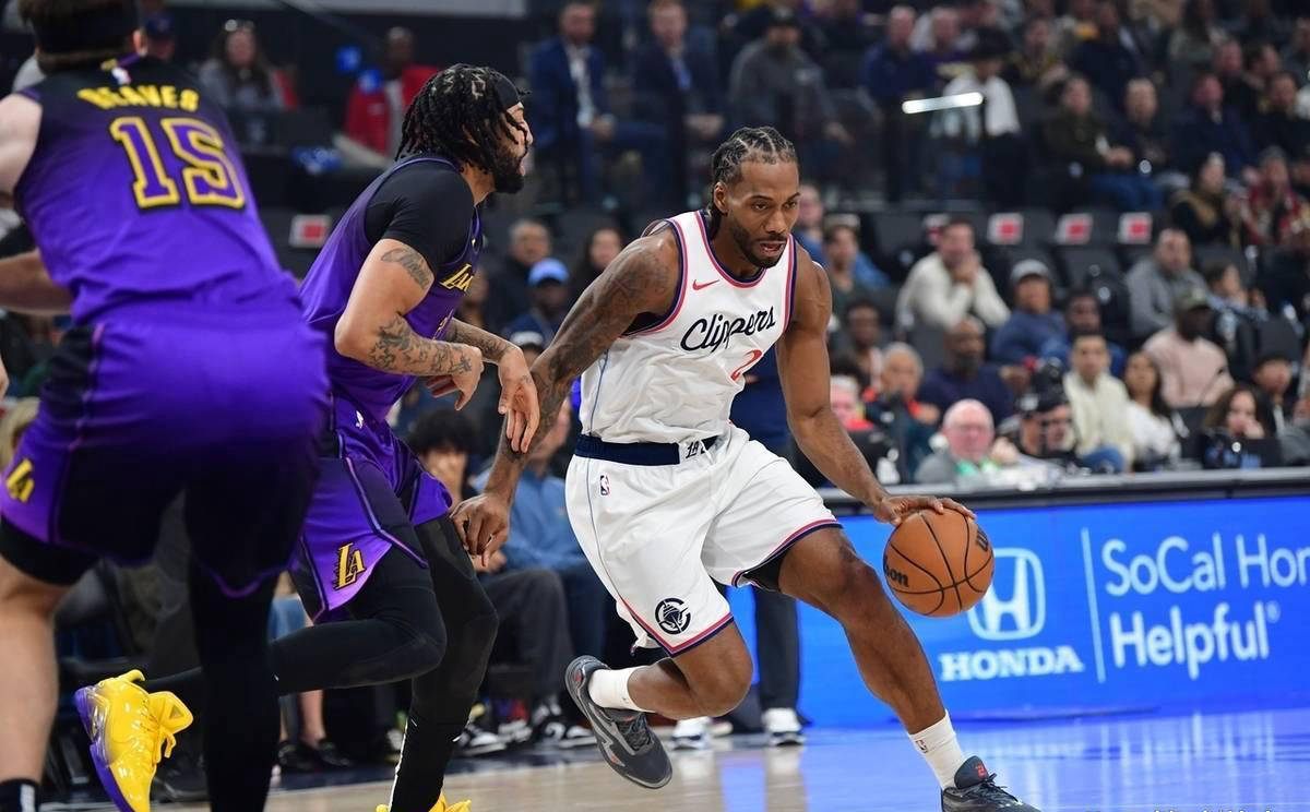 乔治莱昂纳德合砍60分，快船横扫太阳晋级的简单介绍