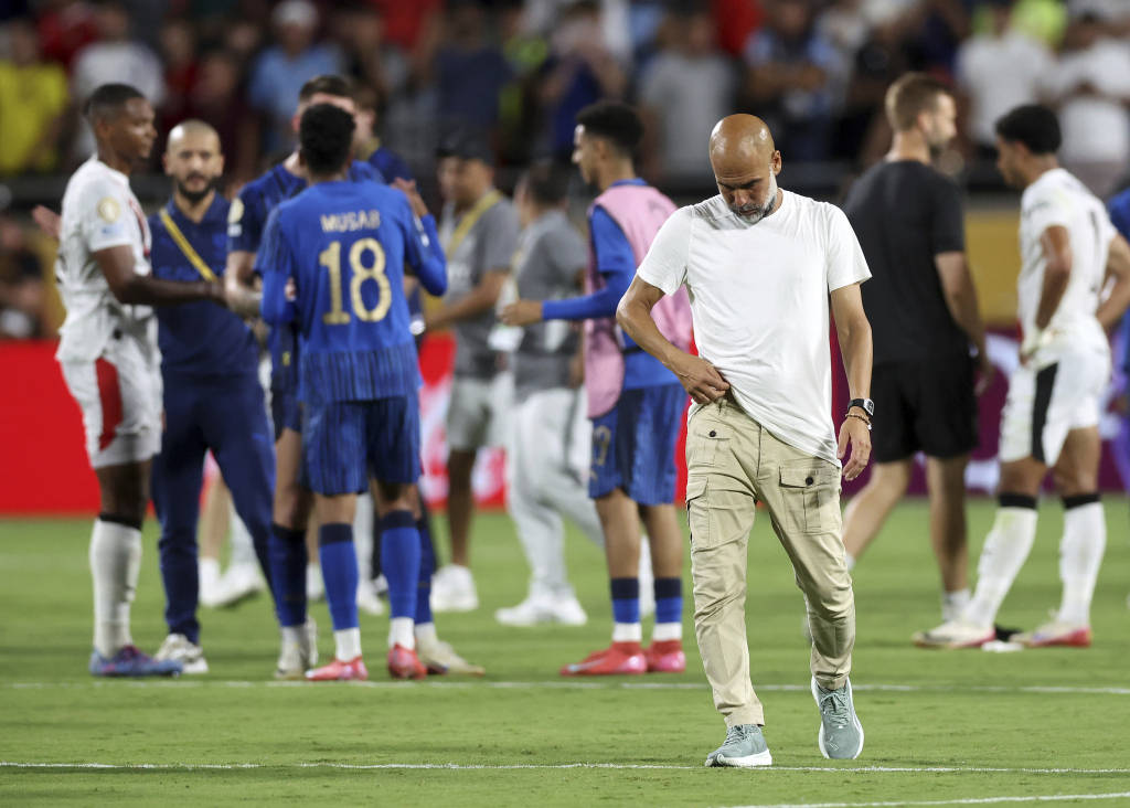 卡利亚里门将飞身扑救,帮助球队保持不败 卡利亚里门将飞身扑救,帮助球队保持不败