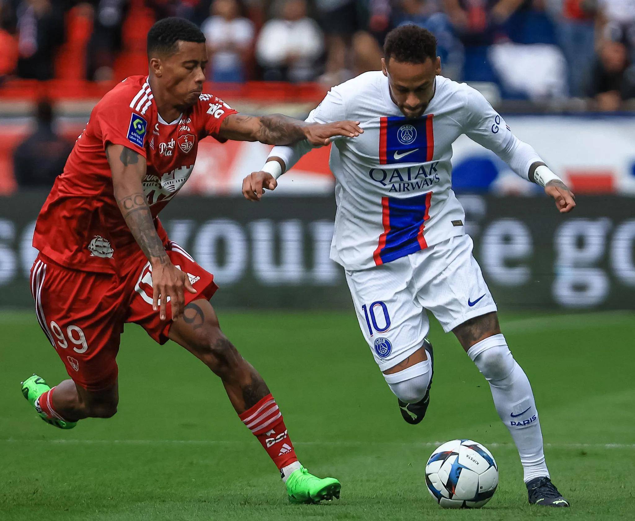 巴黎圣日耳曼再挺进欧冠,主场轻取对手 巴黎圣日耳曼再挺进欧冠,主场轻取对手