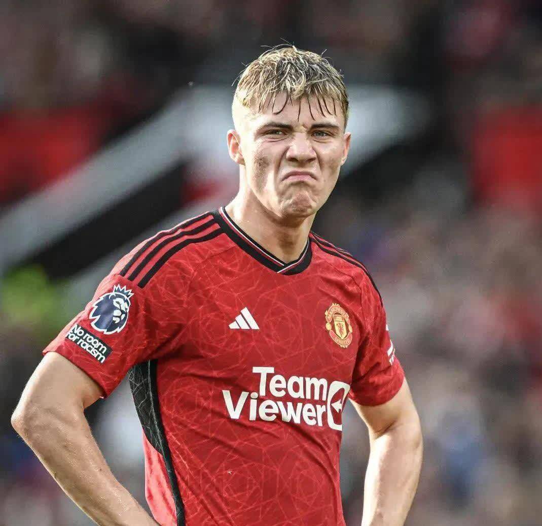 关于那不勒斯主力中锋受伤,球队前景岌岌可危的信息 关于那不勒斯主力中锋受伤,球队前景岌岌可危的信息