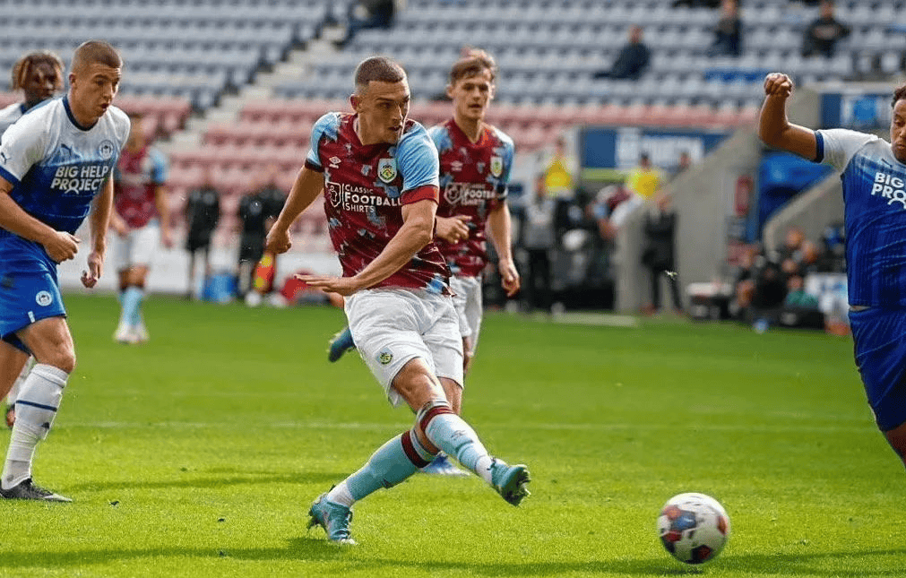 霍芬海姆球队备战与门兴格拉德巴赫的交锋的简单介绍