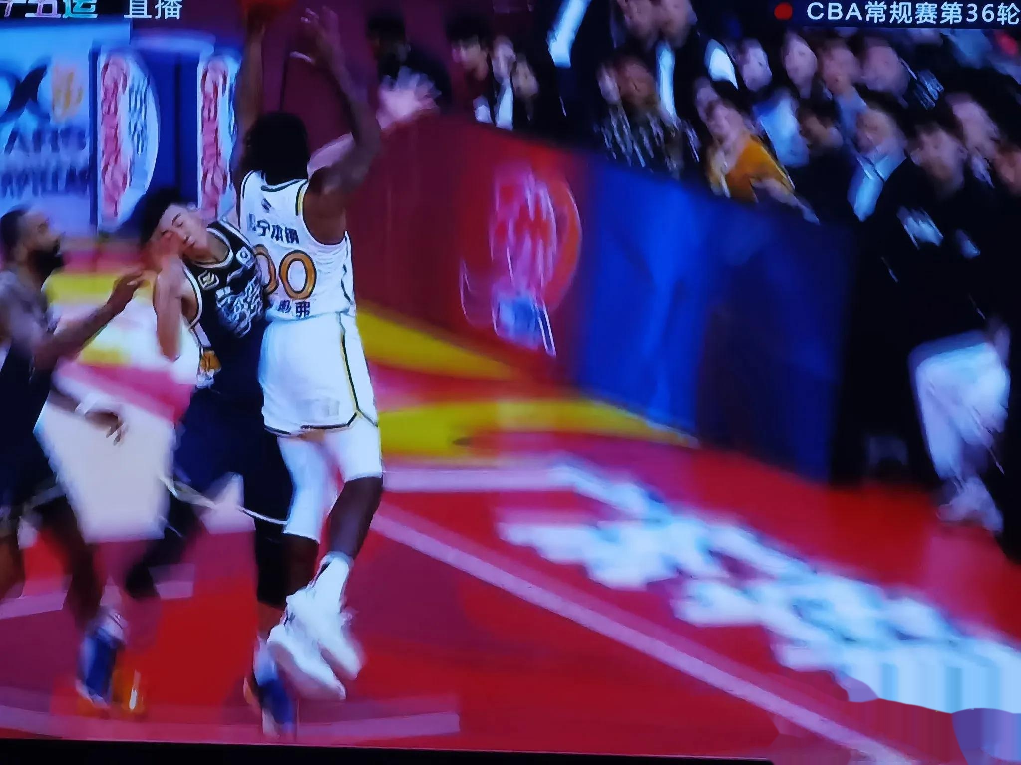 包含比分颠簸！今晚的比赛将是一场胜负悬殊的战役的词条